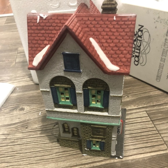 🎄Department 56🎄Heritage Village Collection “Corner Grocer” - Picture 9 of 9
